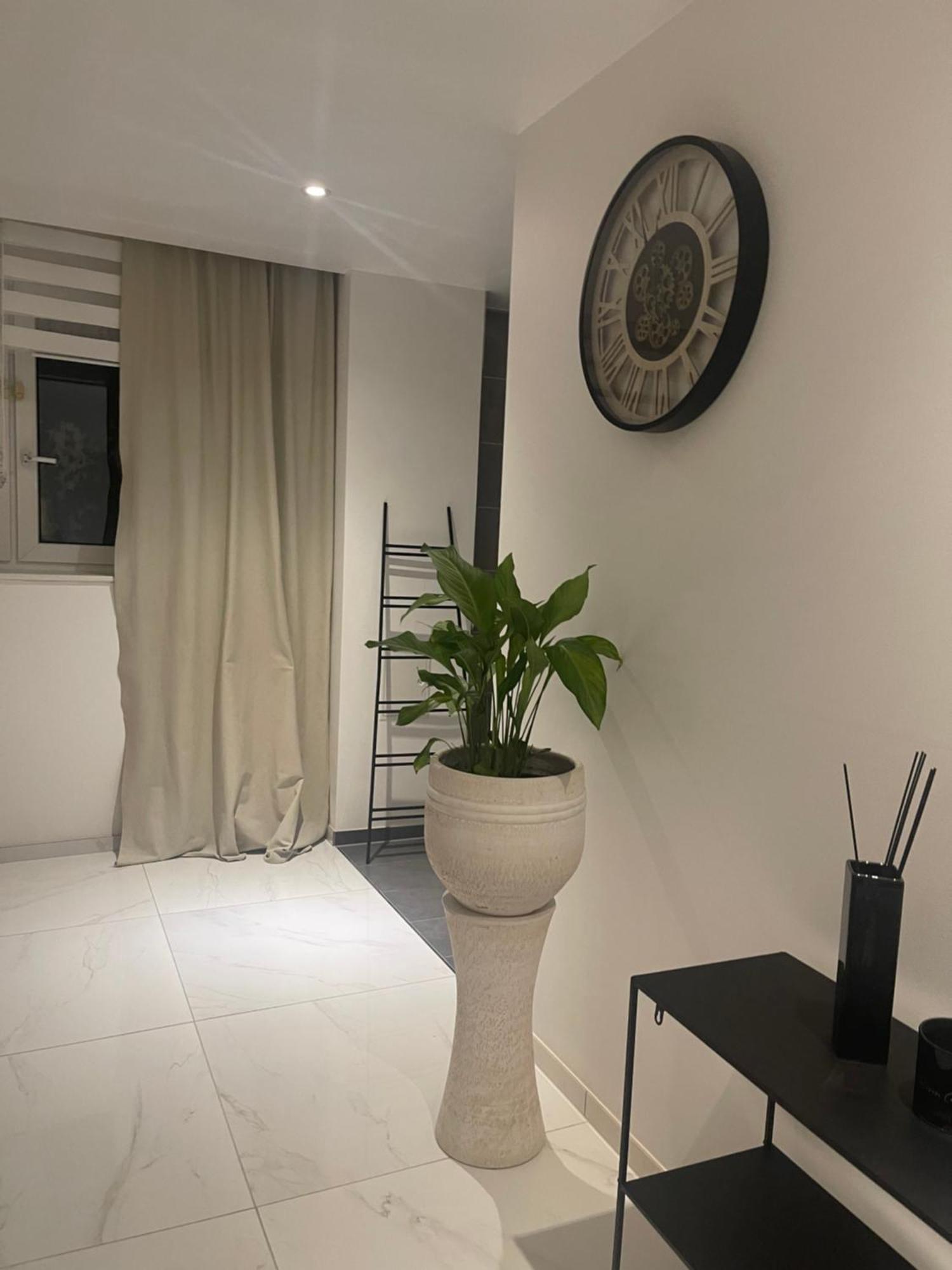 Moderne, Ruhige Ferienwohnung , Ideal Zum Abschalten Hadamar Bagian luar foto